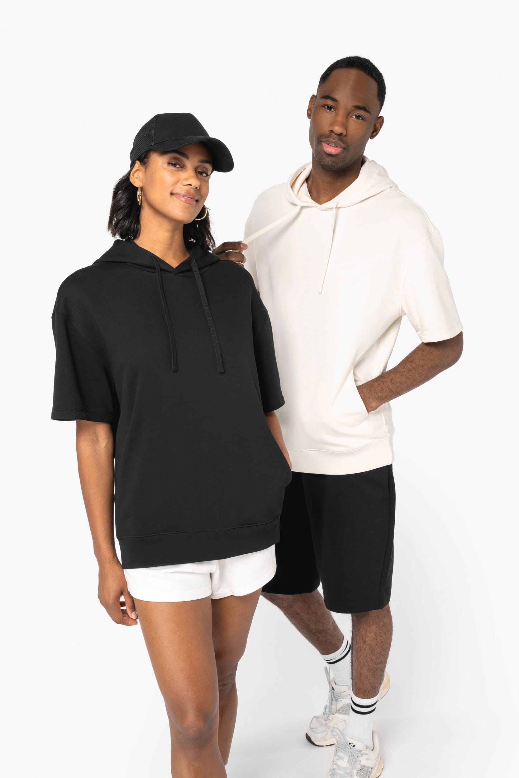 Sweat-shirt écoresponsable à capuche à épaules tombantes manches courtes French Terry unisexe – vue 1