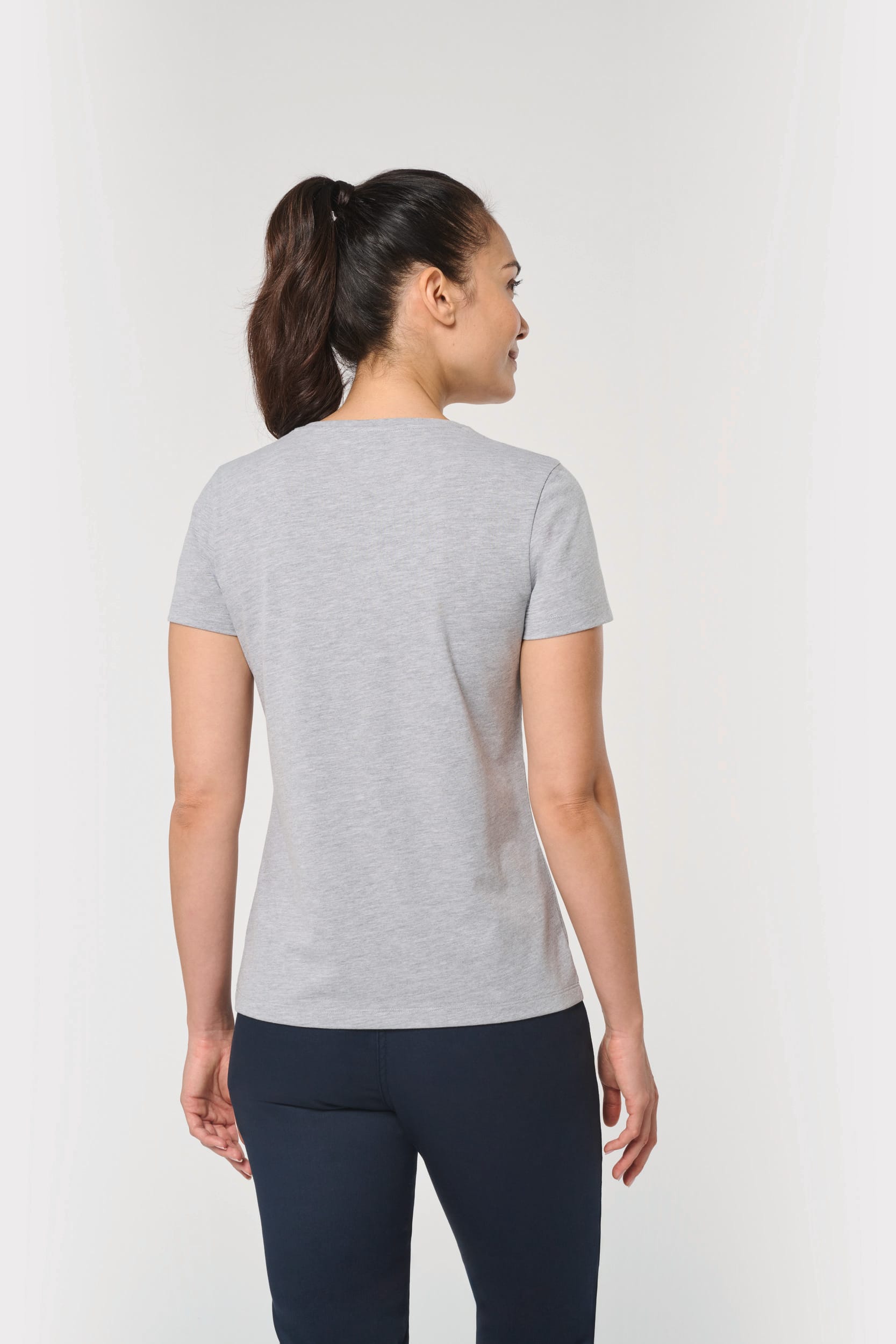 T-shirt écoresponsable col V antibactérien femme – vue 2