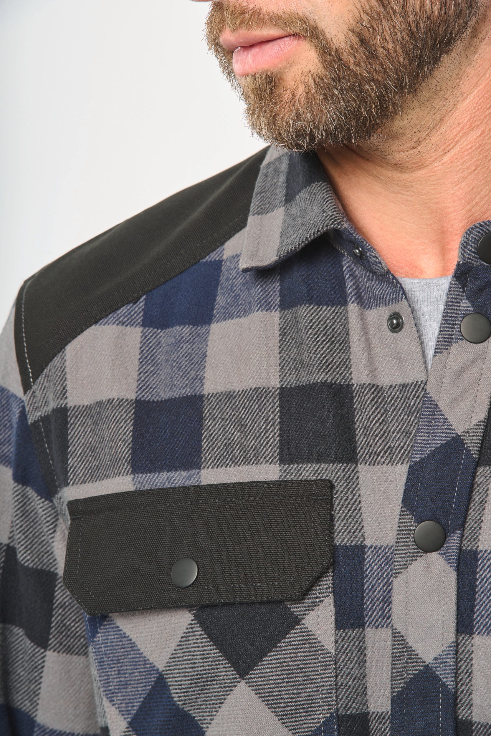 Chemise à carreaux avec poches homme – vue 8