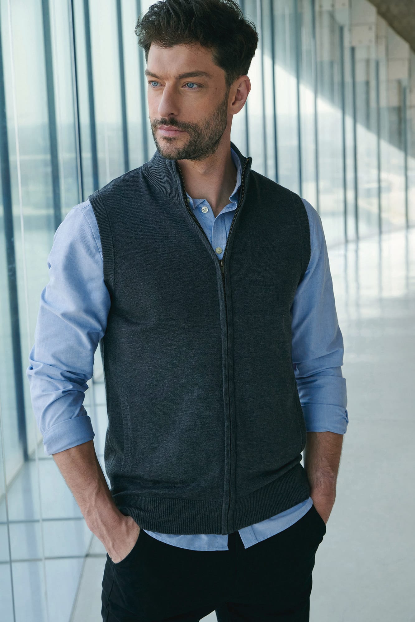 Pull zippé sans manches pour homme