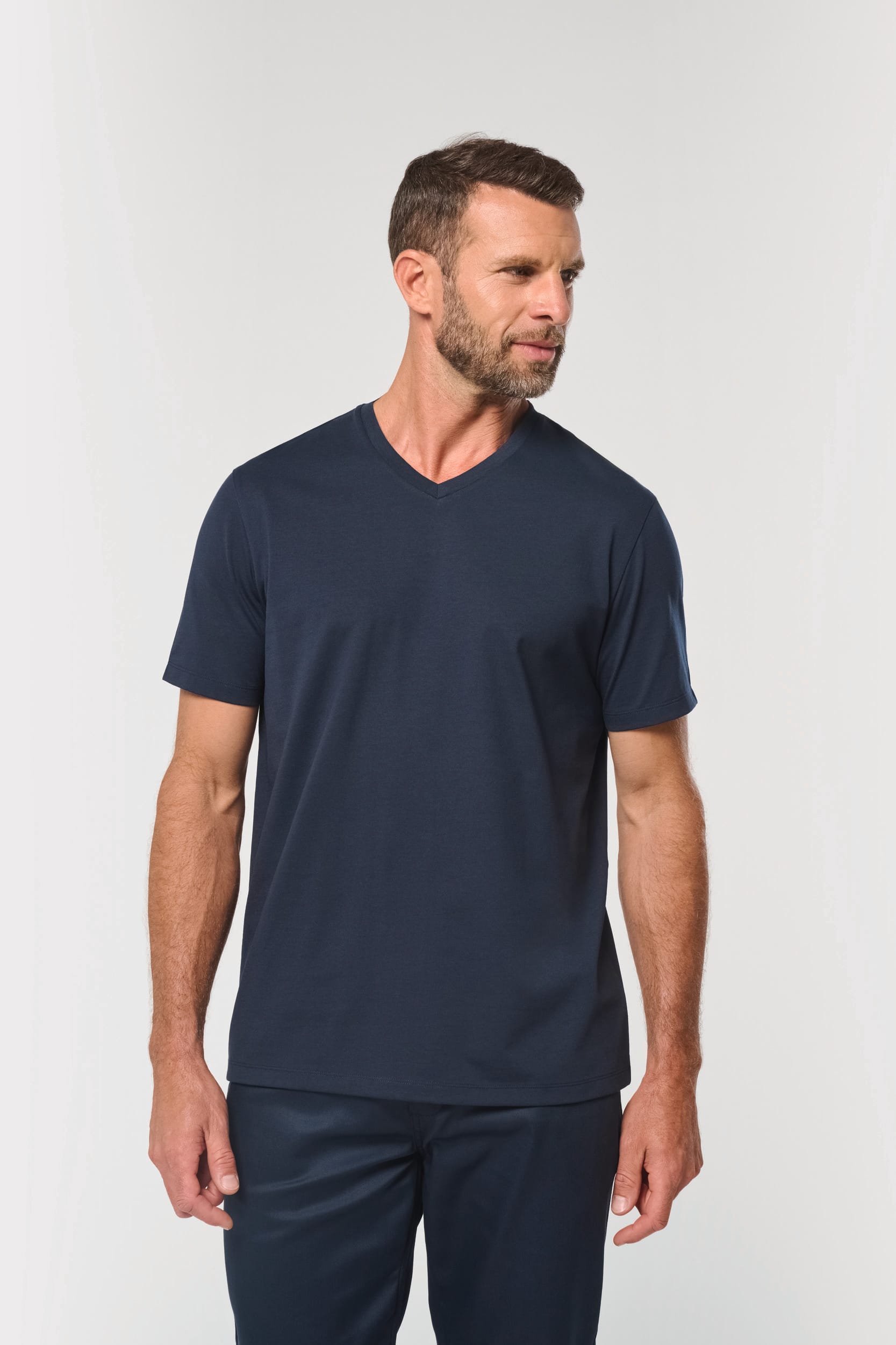 T-shirt écoresponsable col V antibactérien homme