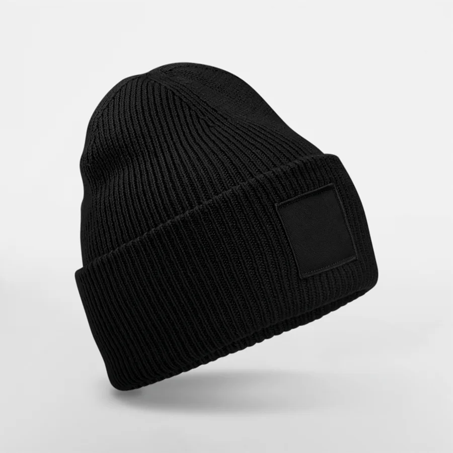 Bonnet à large revers avec patch ton sur ton