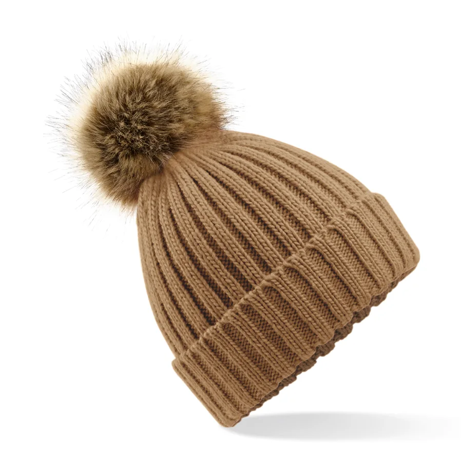 Bonnet epais avec pompon en fausse fourrure